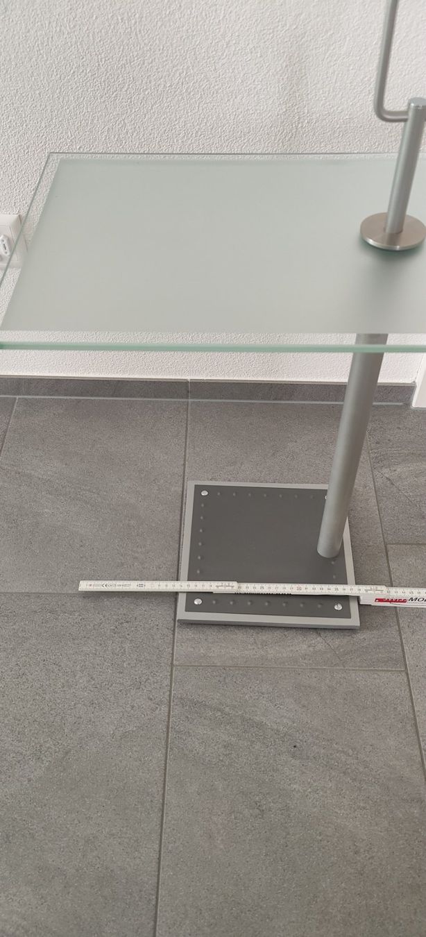 Tavoli: Eleganter Design-Beistelltisch aus Glas – Usato da Schänis venduto da Achim1975 7