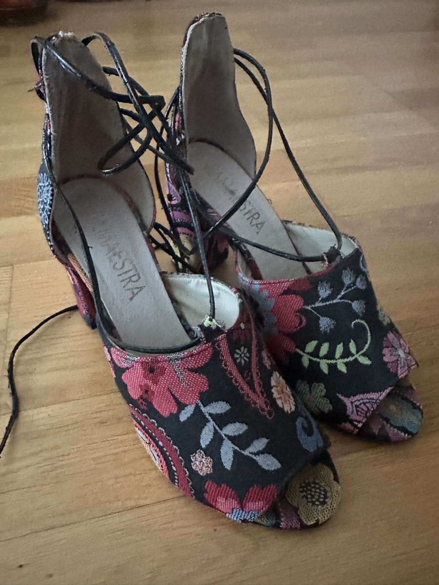 Damenschuhe: Sandaletten zum Schnüren – Gebraucht aus Zürich von Tingeltangelvina 1