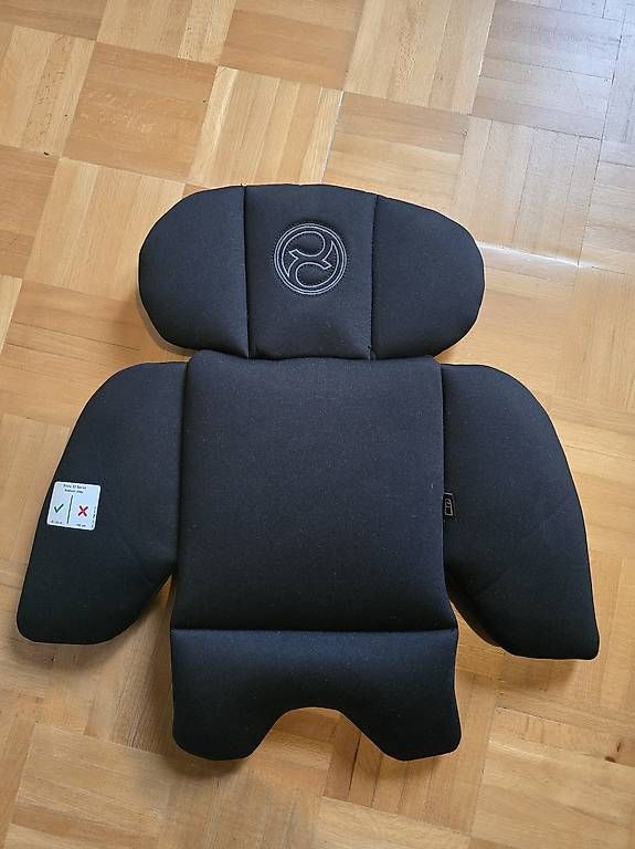 Cybex Seggiolini per auto: Réducteur bébé Cybex Sirona S2 – Usato da Penthalaz venduto da Cortis