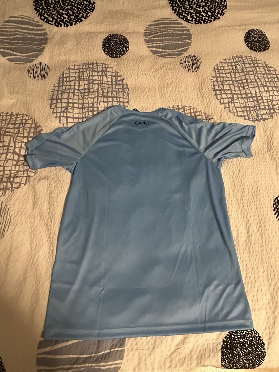 Under Armour Camicie, T-shirt & Polo: Under Armour Boys Tshirt – Nuovo e nell'imballaggio originale da Brittnau venduto da Pirce 1