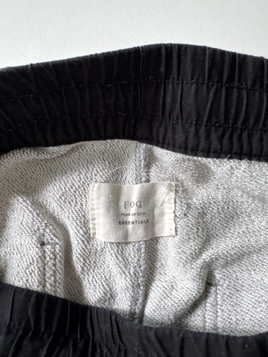 Fear of God Pantaloni: Fear Of God essential Jogger – Usato da Zürich venduto da leo_nl6s 1
