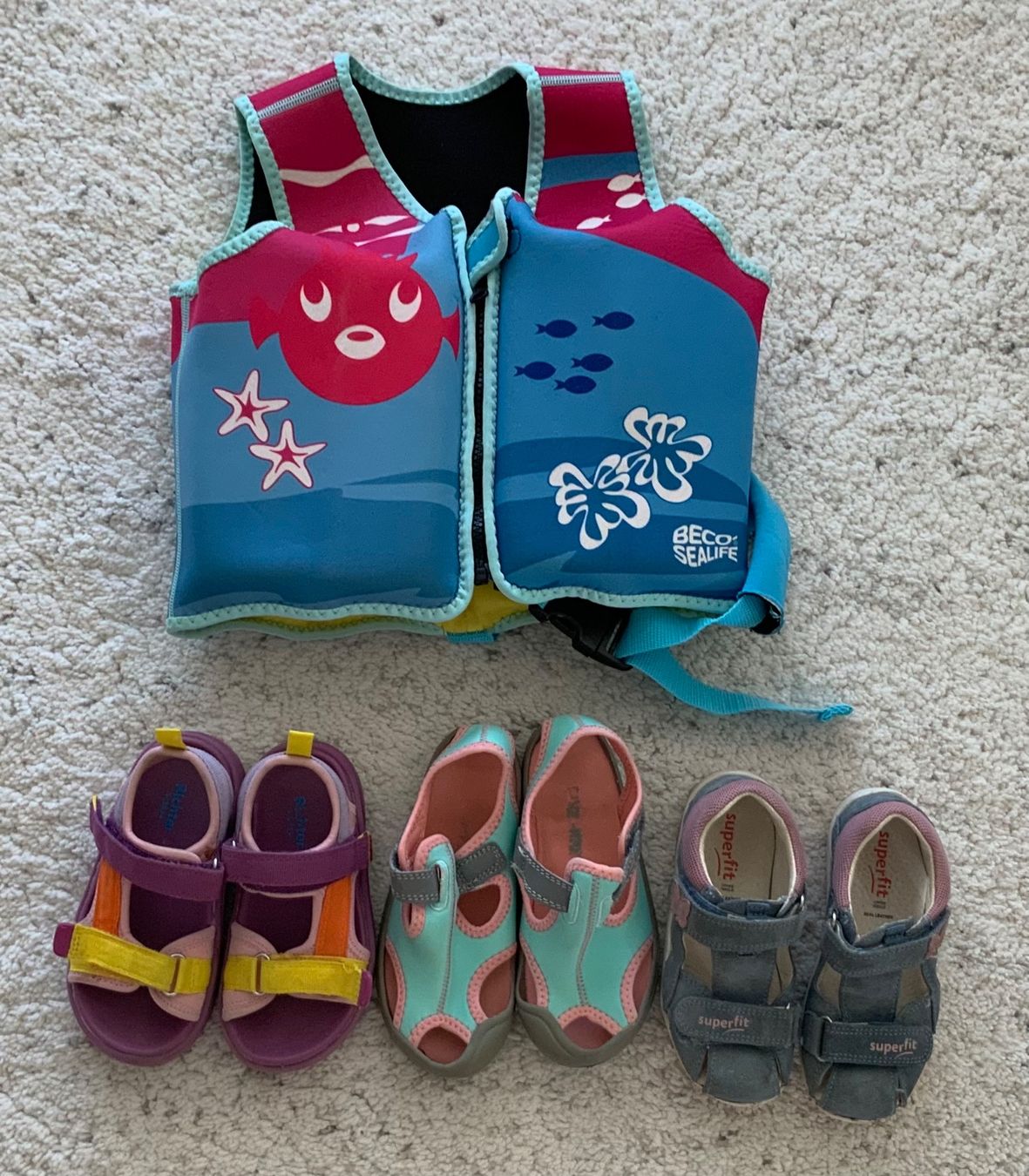 Scarpe per ragazze: Mädchen Schuhpaket Größe 25 – Usato da Wettingen venduto da num_yl7f