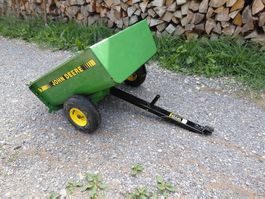 John Deere Kippanhänger