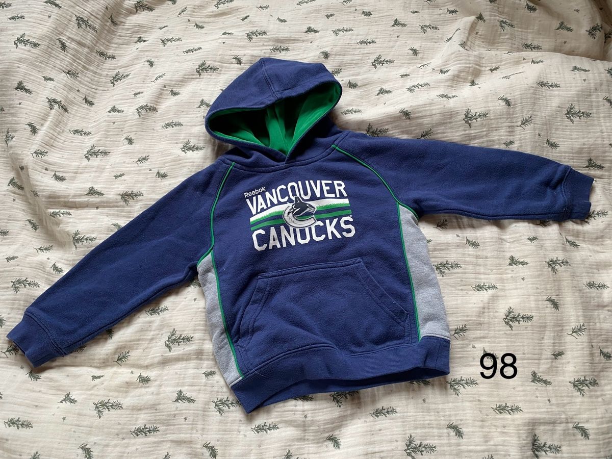 Pullover & Sweatshirts: Hoodie Vancouver Canucks 98 – Gebraucht aus Happerswil von angela_schlatt