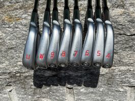 Ping i230 Eisenset U - 4, black dot