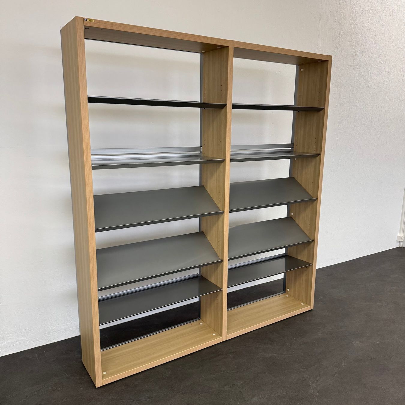 Scaffali: Gehri FlyBye Präsentations-Regal 1920 mm breit – Usato da Schönenwerd venduto da mcofficeshop 1