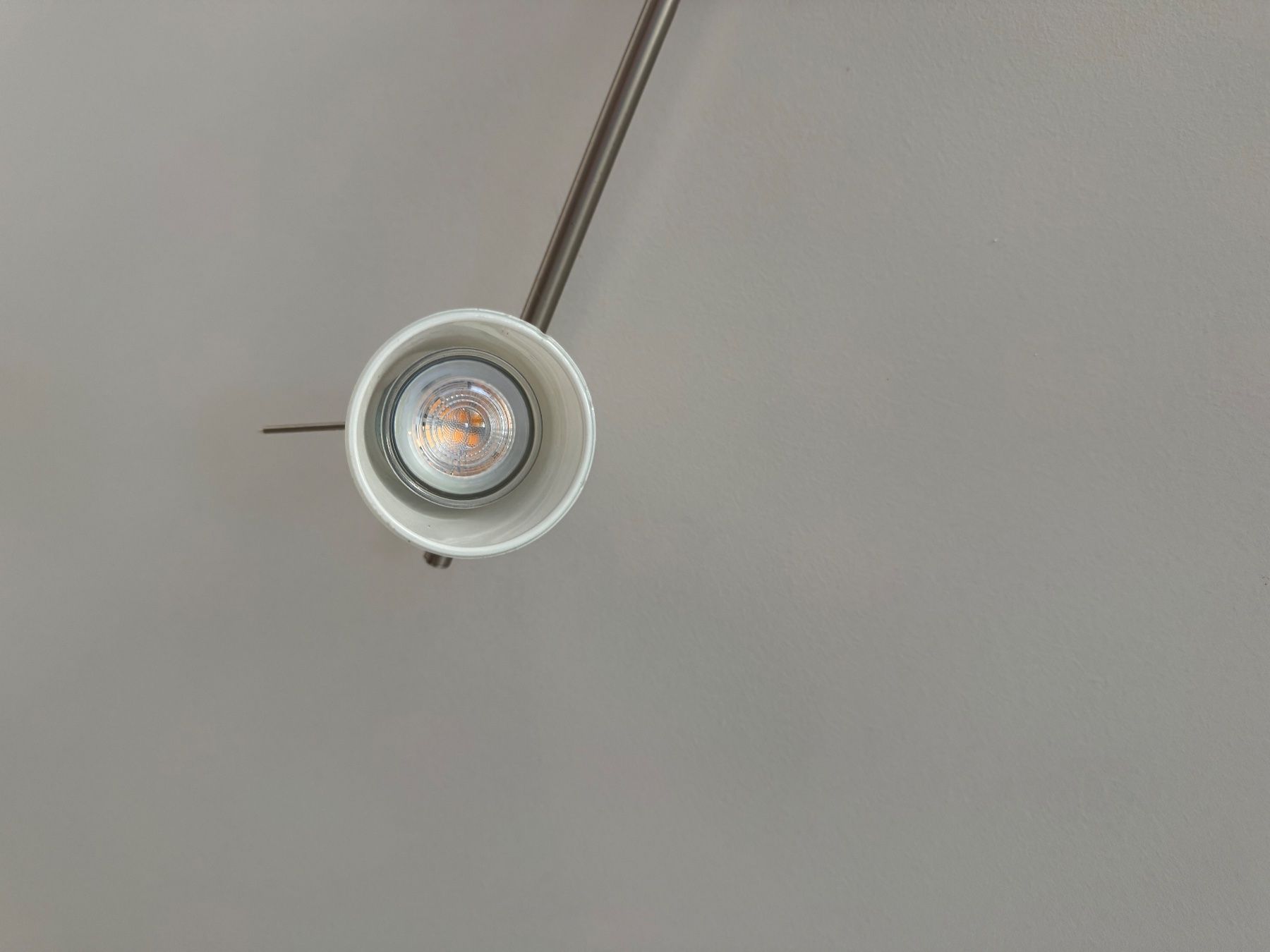 Ikea Lustres & lampes de plafonds: Deckenschiene mit 3 Spots, IKEA – D'occasion à Zürich par Saskia125 1