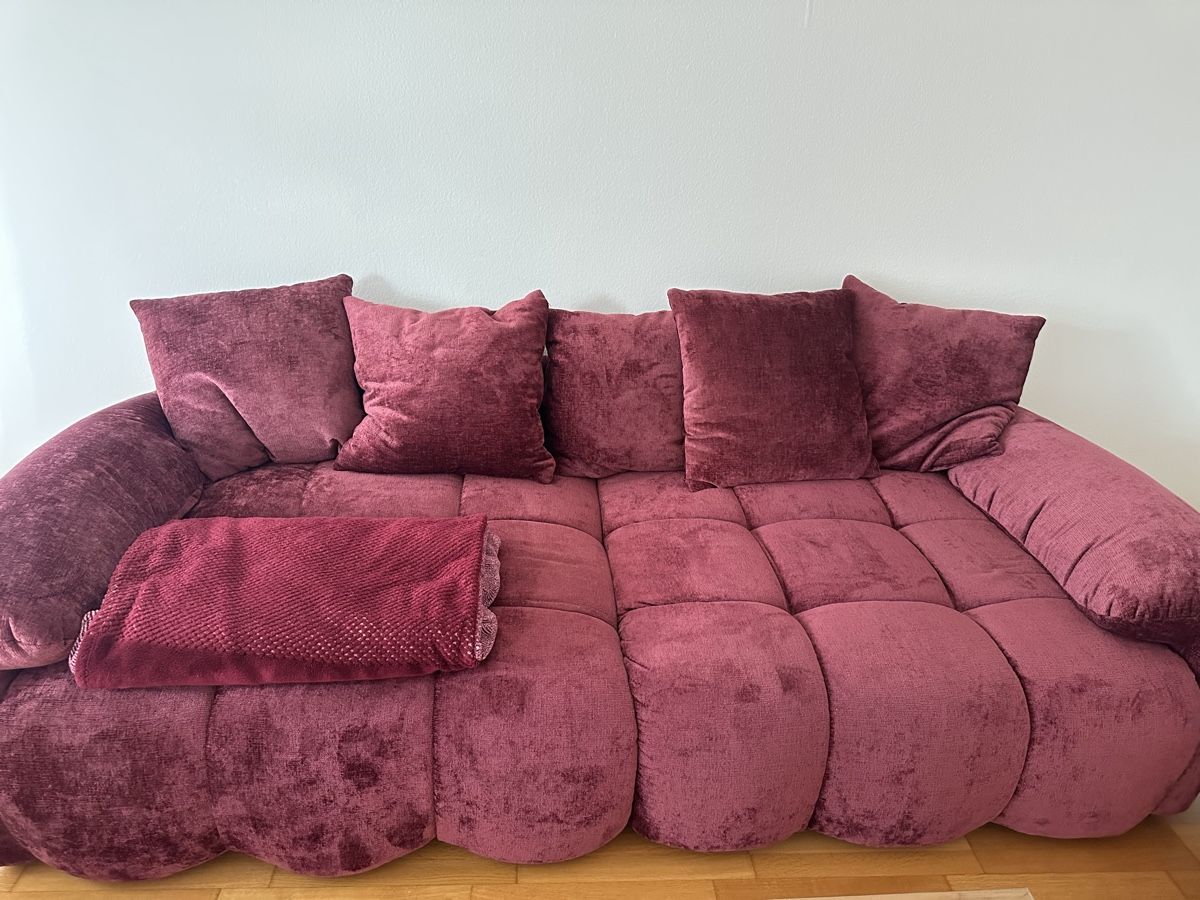 Sofas: Zwei grosse Sofas in Dunkelrot – Neu (gemäss Beschreibung) aus Luzern von fer_5lyj 1