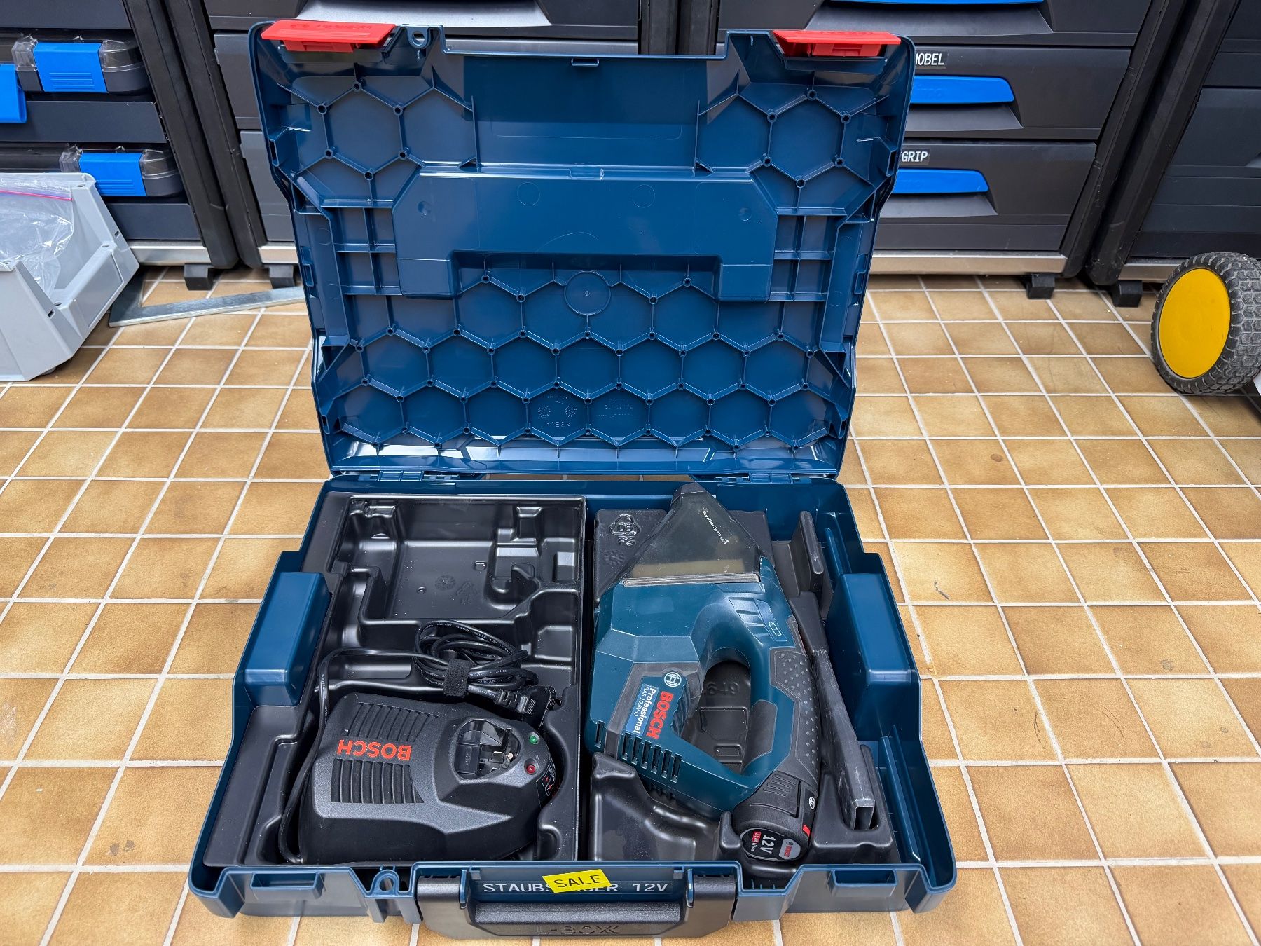 Bosch Aspirapolveri & Accessori: Bosch Professional Akkusauger GAS – Usato da Thalwil venduto da Andi8800 1