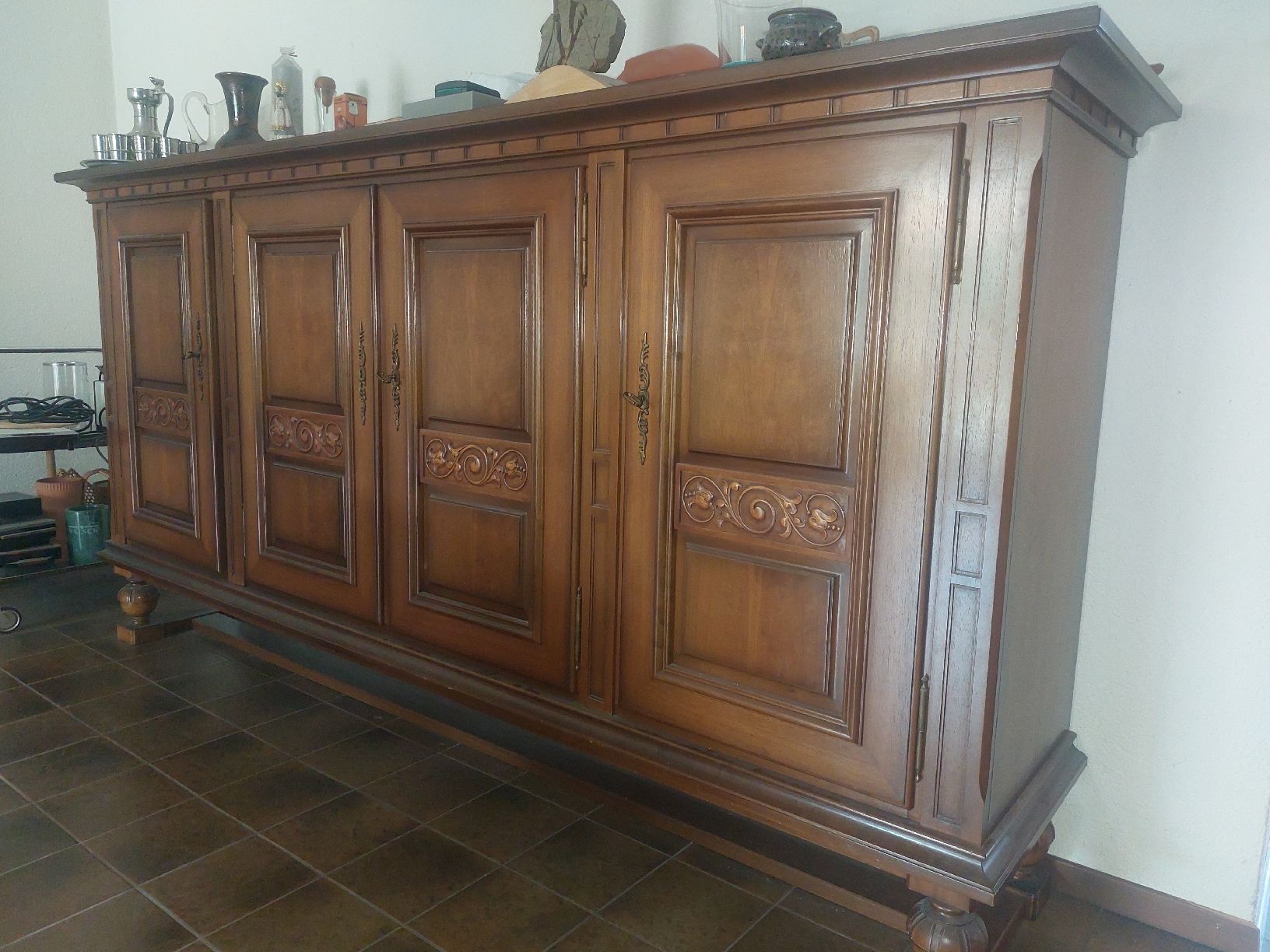 Credenze: Fraubrunnen Geschirrschrank/Sideboard – Usato da Reitnau venduto da milonia08