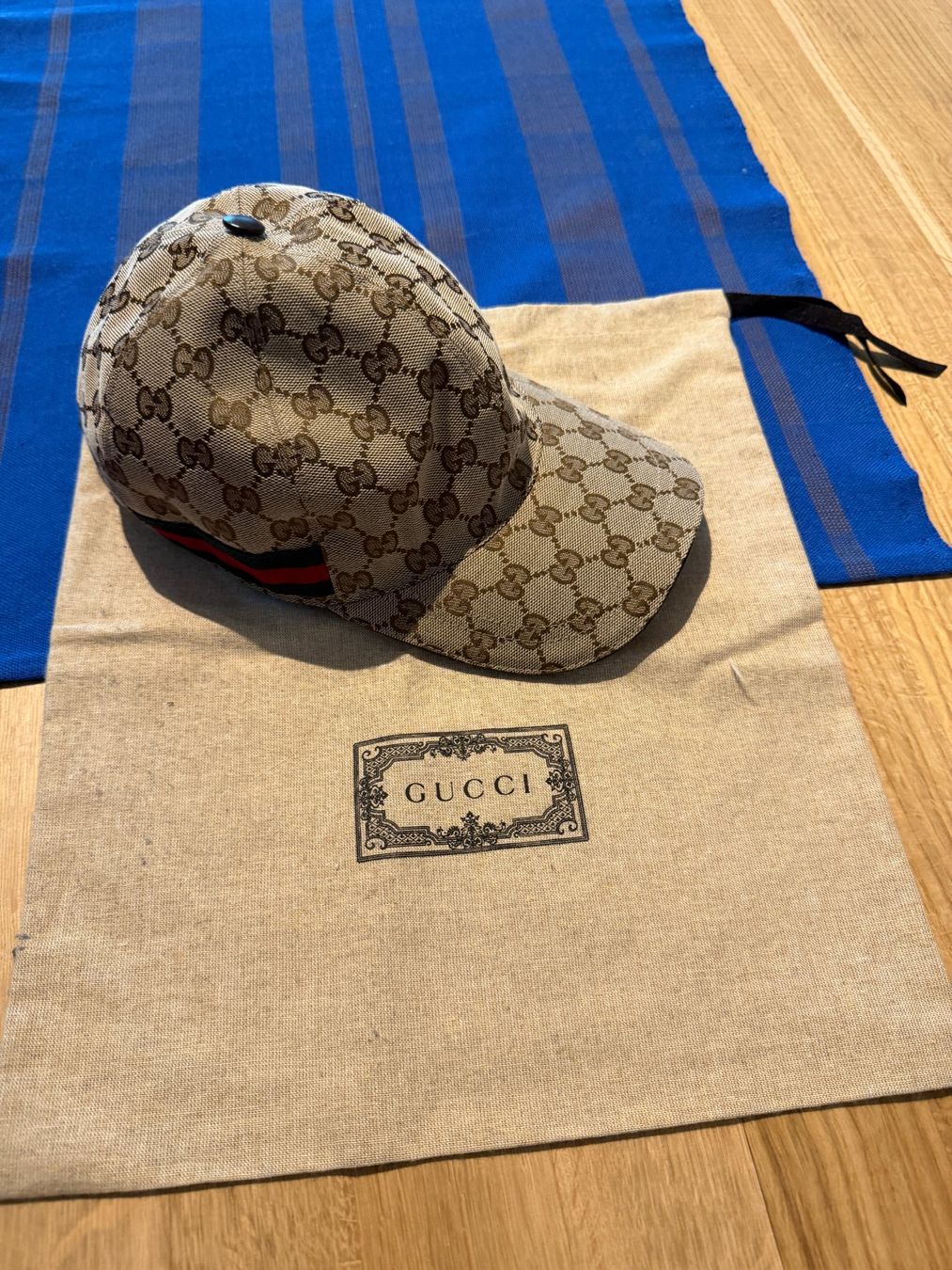 Gucci Chapeaux, bonnets & casquettes: Gucci Baseball Cap – D'occasion à Uetendorf par Cedric.Schmied