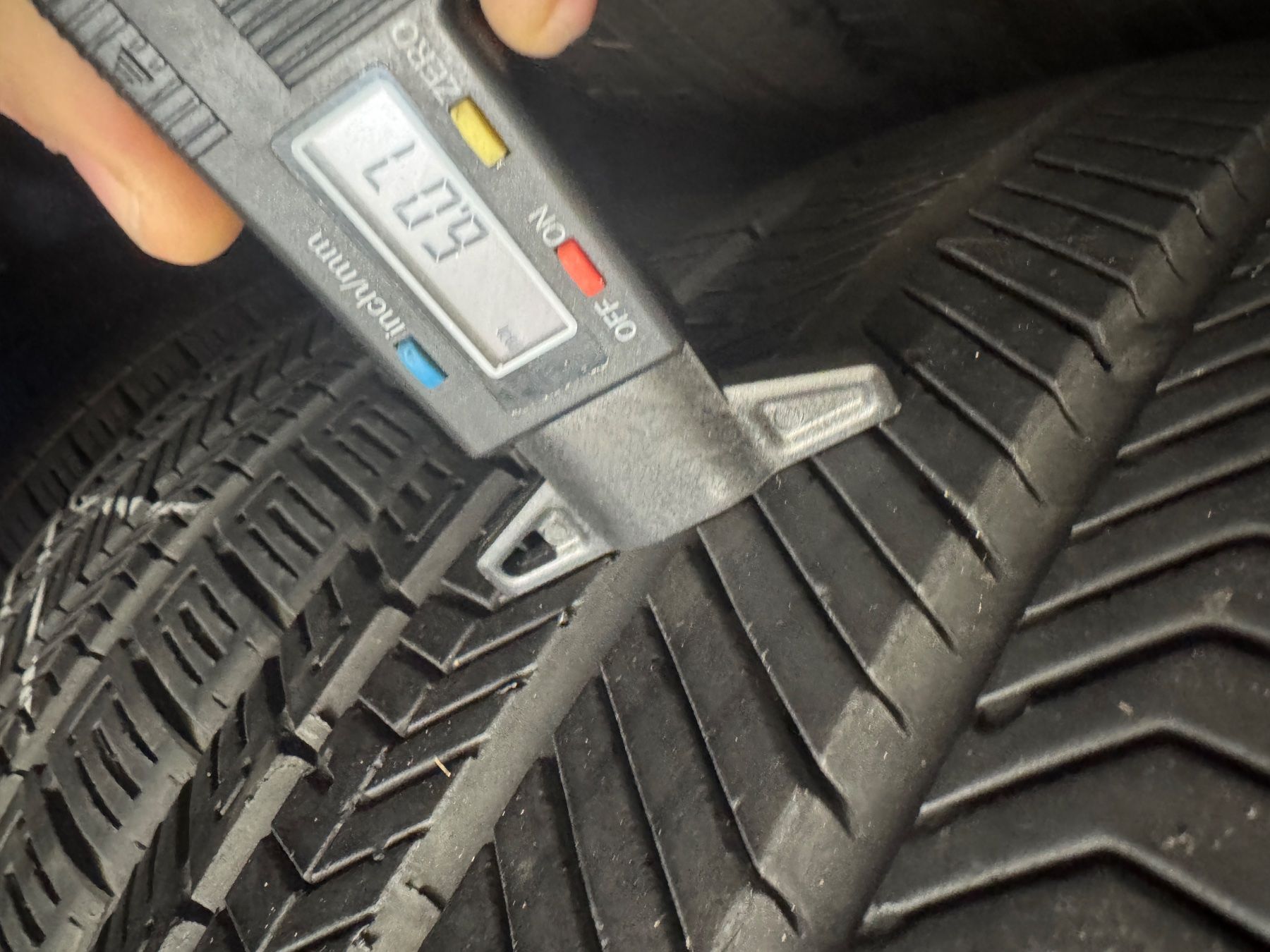 Continental Pneumatici & Ruote complete: 275/40R21 – Usato da Widen venduto da Dinero02 5