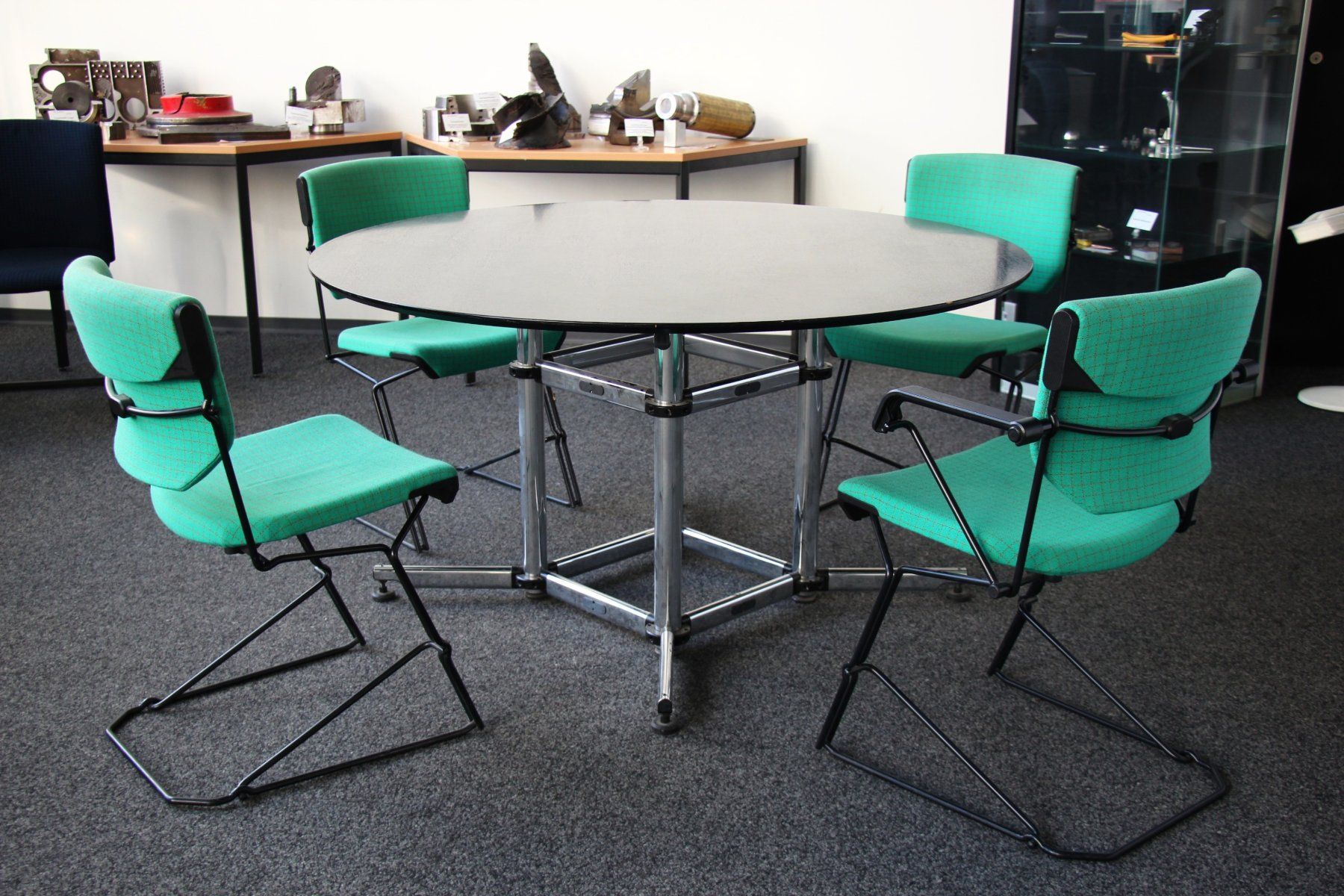 Set di tavolo e panche: Stühle mit Tisch – Usato da Winterthur venduto da sab_6p5t