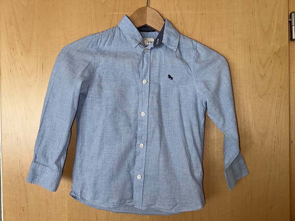 H&M Chemises, T-shirts & Polos: 2 Hemden 122 – D'occasion à Eiken par olegiko
