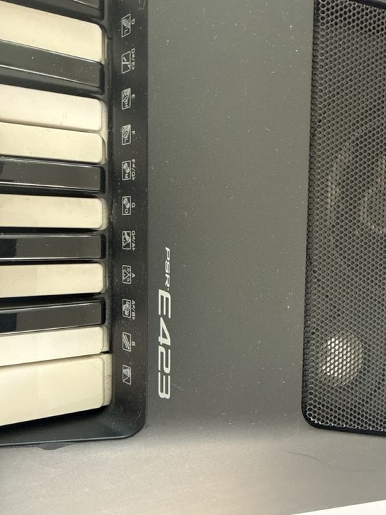 Yamaha PSR E423 (Gebraucht) in Euthal für CHF 89 – nur Abholung auf ...