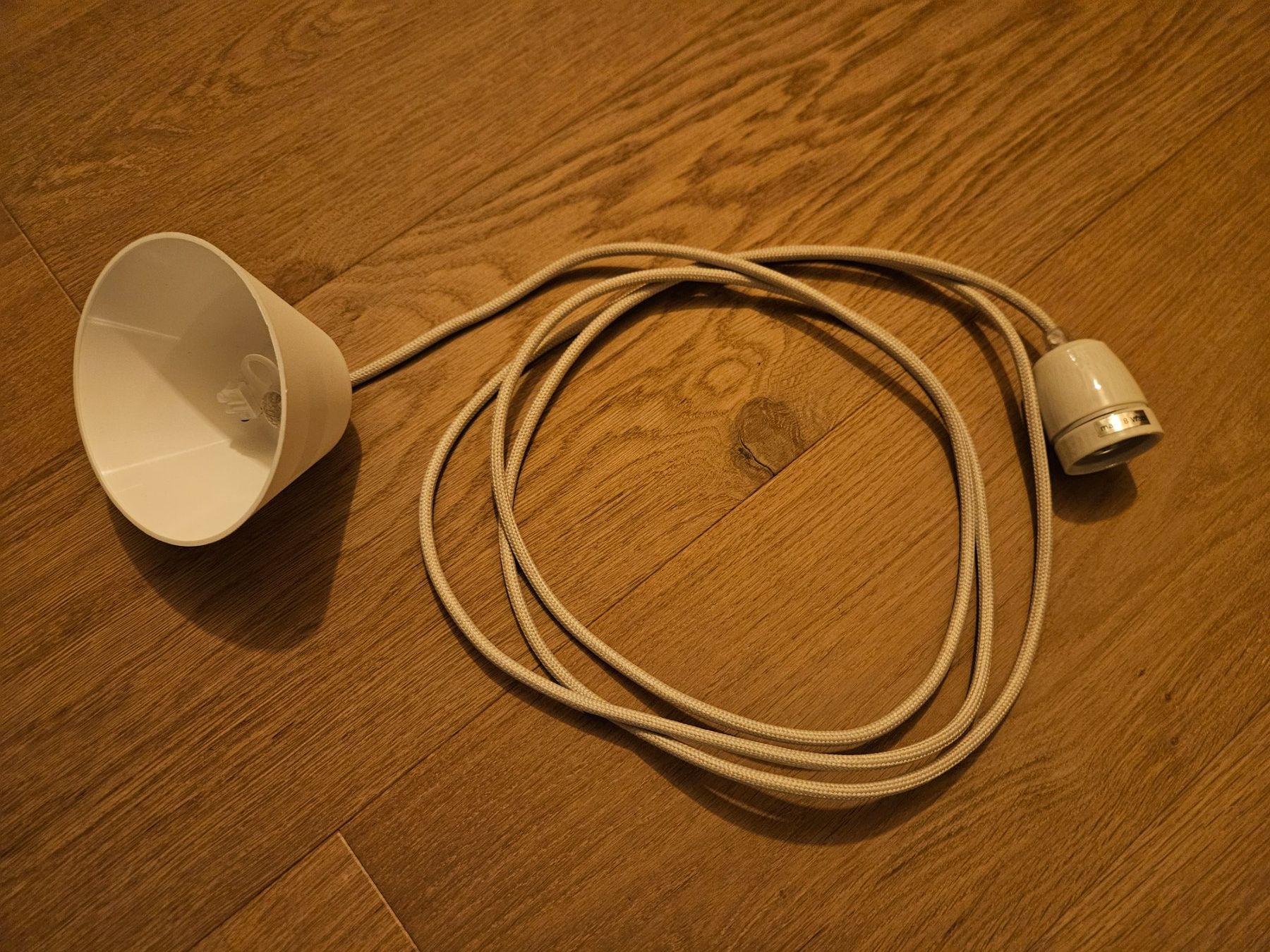 Lampes: E27 Hängeleuchte mit Deckenrosette – Neuf (Voir description) à Cham par gr80