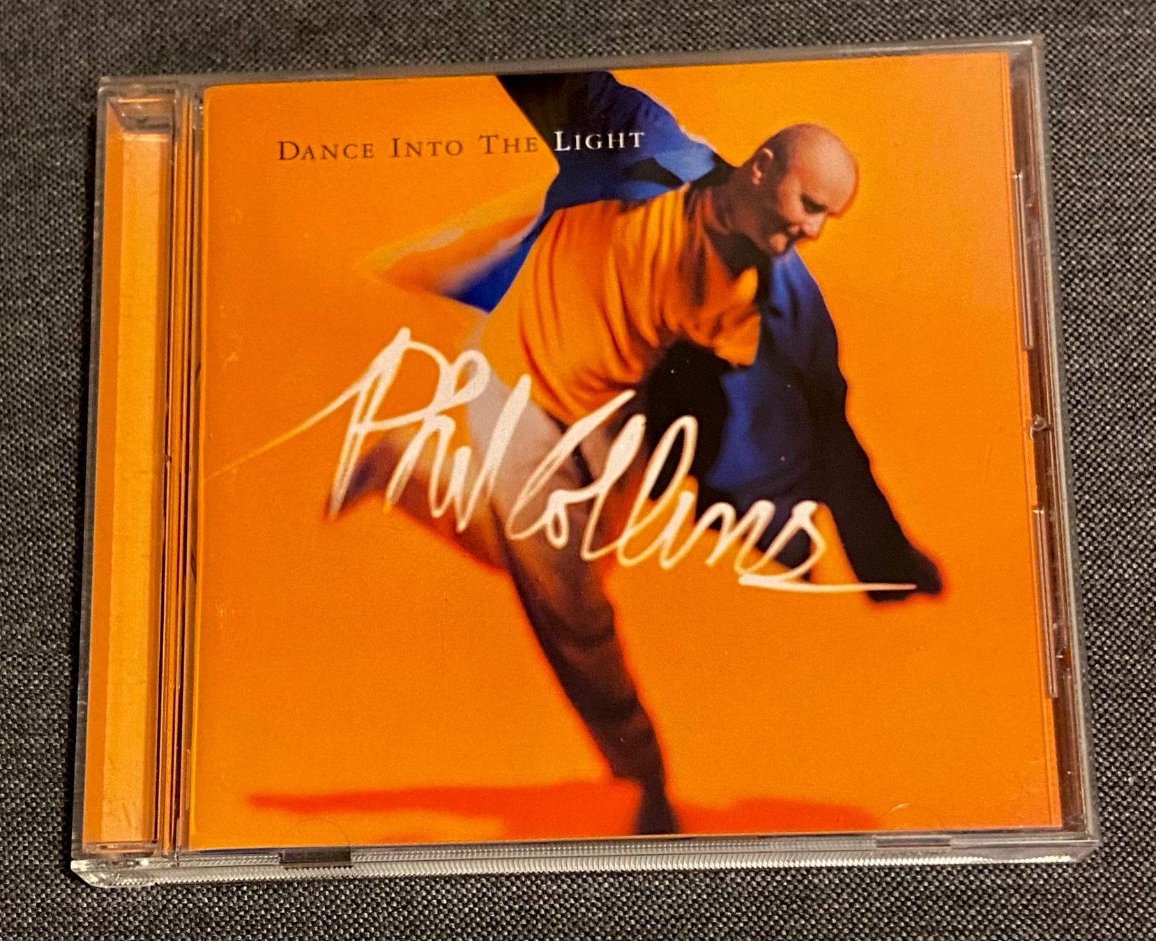 CD: Phil Collins CD DANCE INTO THE LIGHT – Usato da Luzern venduto da Lycka