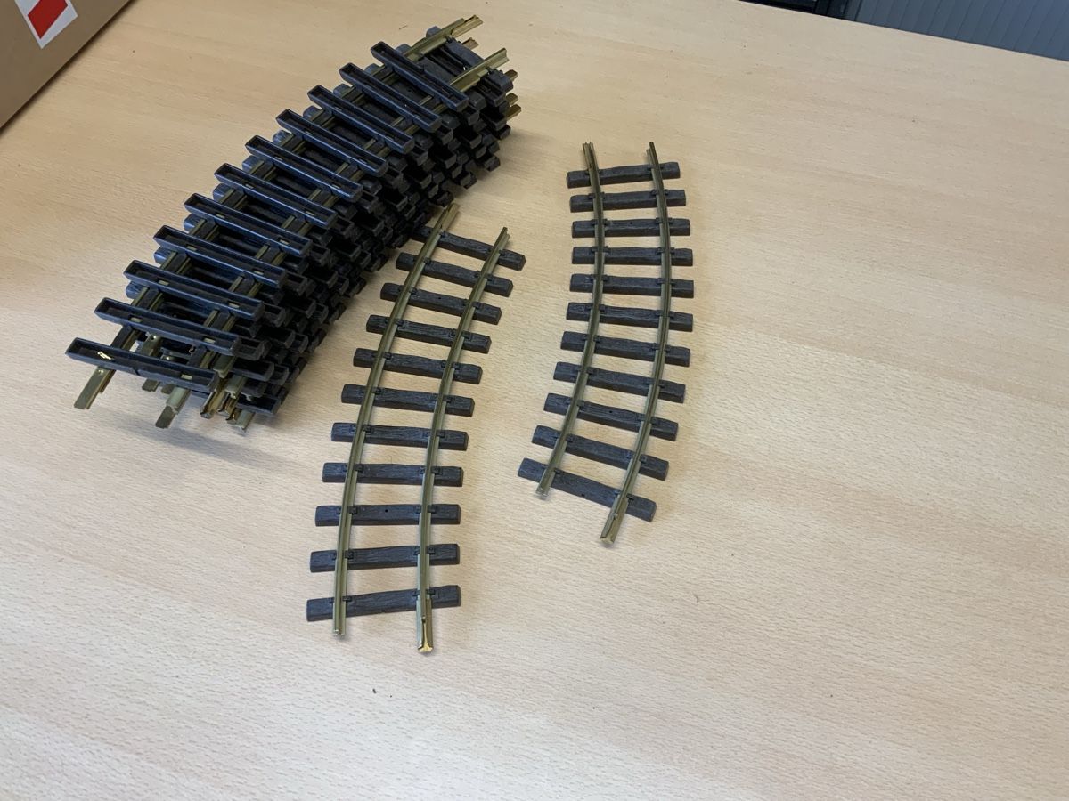 Modelleisenbahnen: 12 Schienen R 1 – Gebraucht aus Niederuzwil von Miami1999