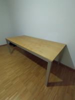 Schreibtisch