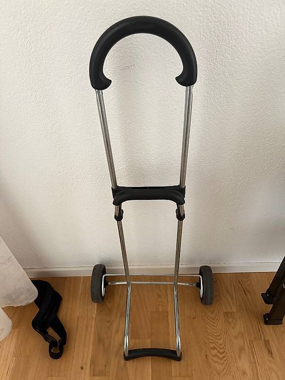 Koffer & Taschen: Stabiles Trolley-Gestell (klappbar) – Gebraucht aus Port von mar_xtg6