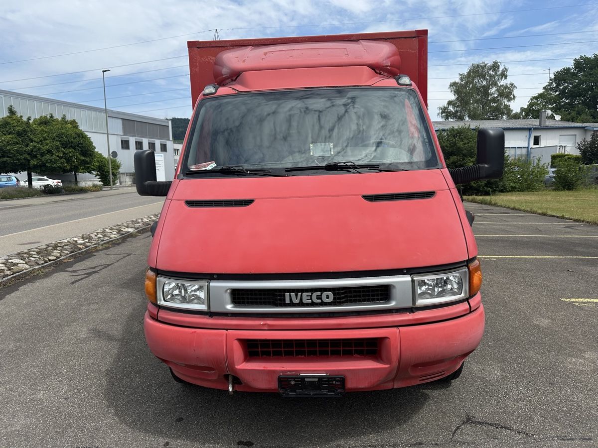 Iveco Lastwagen: Iveco Box Truck Red condition used – Gebraucht aus Weiach von Aleksandar.B 1