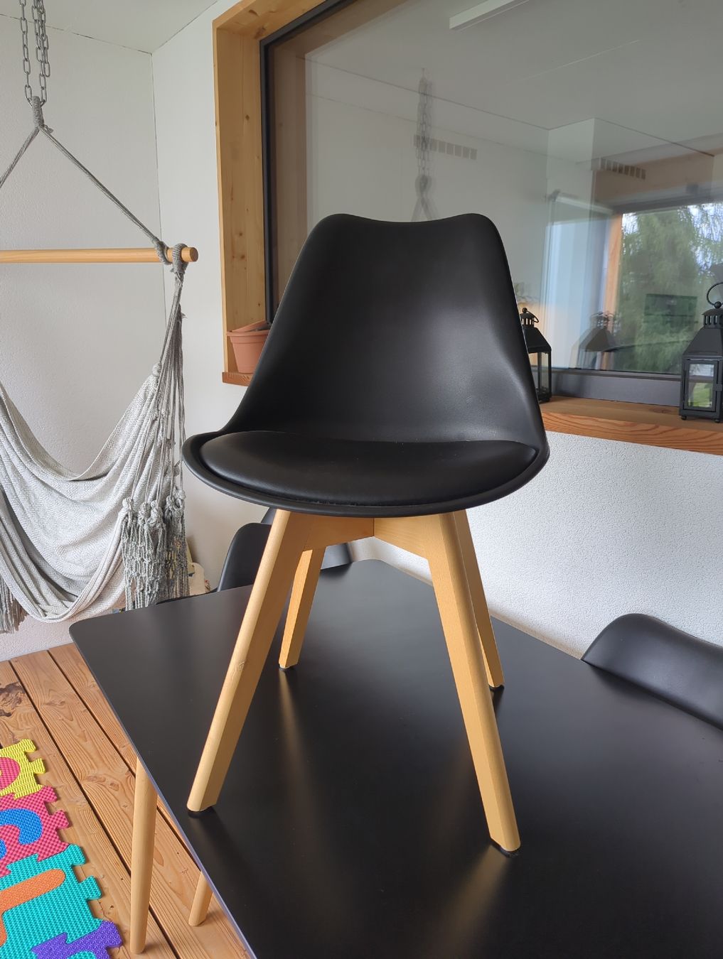 Tables: Tisch mit 4 passenden Stühlen  – D'occasion à Davos Dorf par Frantschesque 3