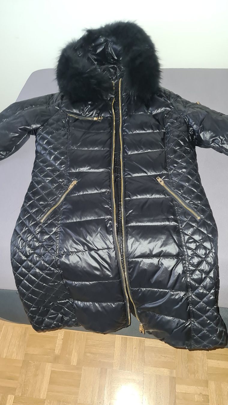 Cappotti: Wintermantel schwarz mit Kapuze neu – Nuovo e nell'imballaggio originale da Luzern venduto da ast223ama 3