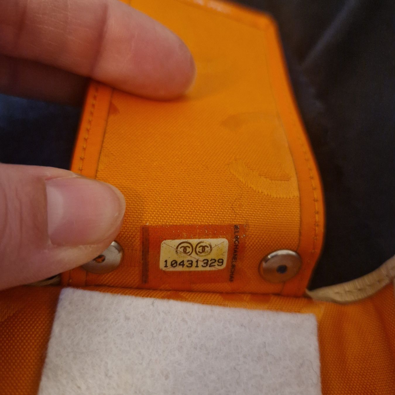 Chanel Sonstige Kleidung & Accessoires: Original Chanel Schlüsseletui mit Steppmuster, beige – Neu (gemäss Beschreibung) aus Eschenbach LU von Kolibrii 1