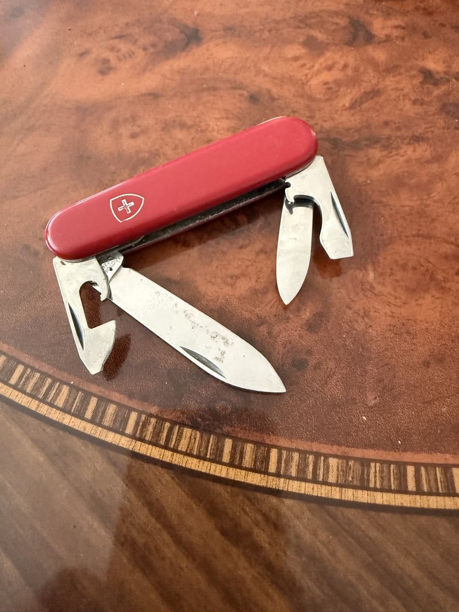Victorinox Couteaux de poche: 2 Victorinox  – D'occasion à Pratteln par belita03 7