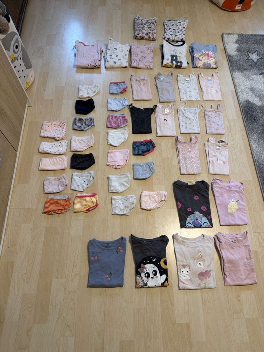 H&M Kleiderpakete & -sets: 43- teiliges Mädchen Kleiderpaket – Gebraucht aus Samedan von Tiina__93