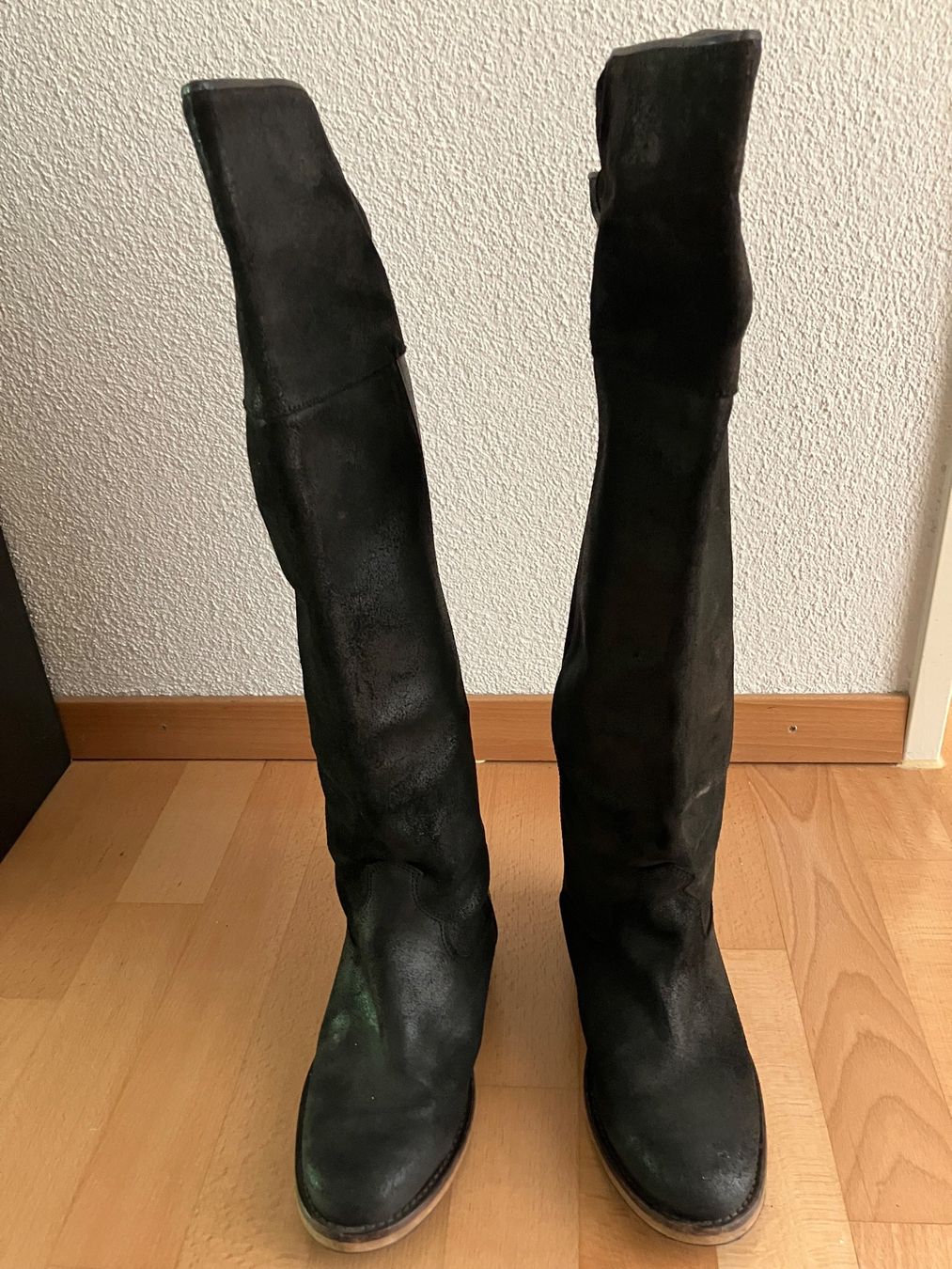 Scarpe da donna: Bronx Kniehohe Lederstiefel mit Lederfutter Gr 38 – Usato da Stäfa venduto da ummroxana