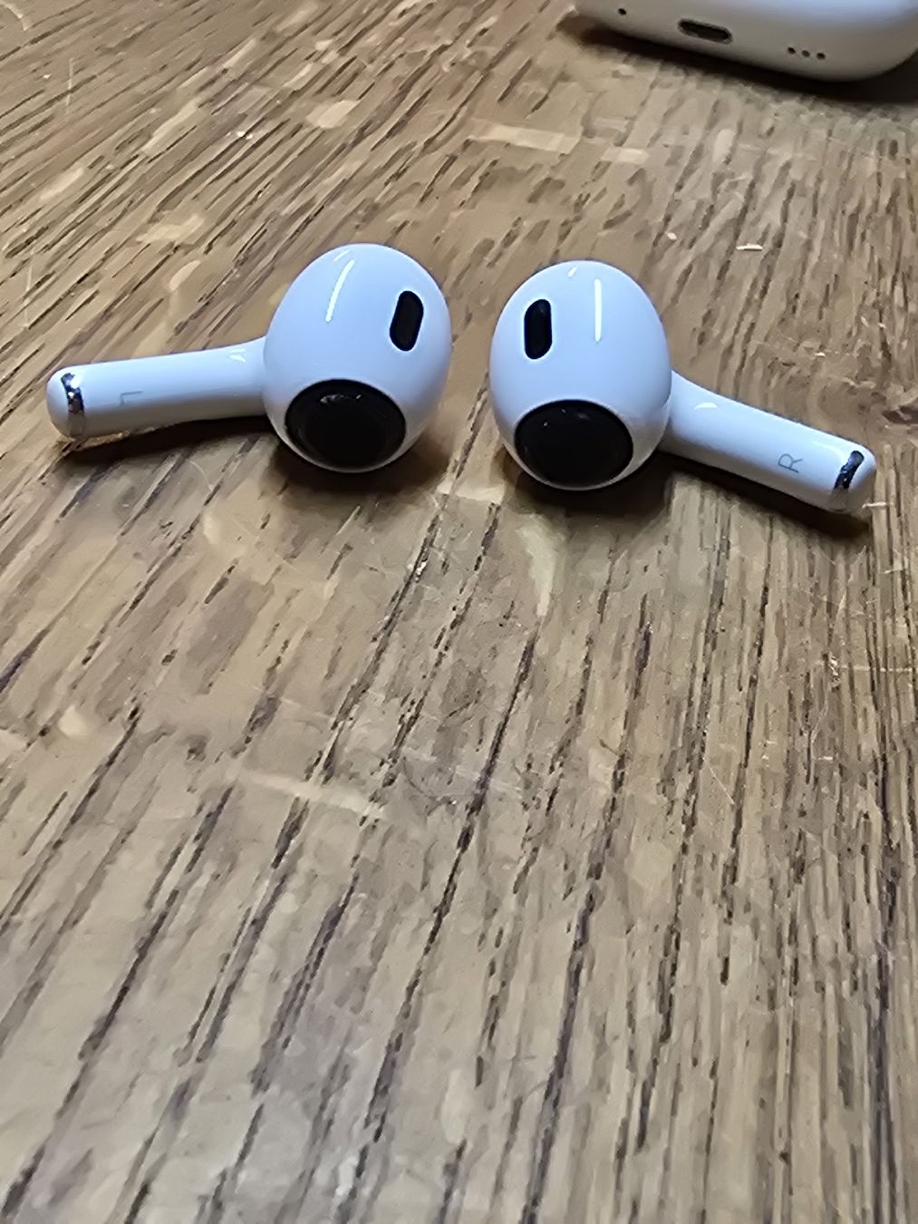 Apple Cuffie: Original Apple Airpods Pro (Q) – Usato da Rorschach venduto da TimelessTrading 1