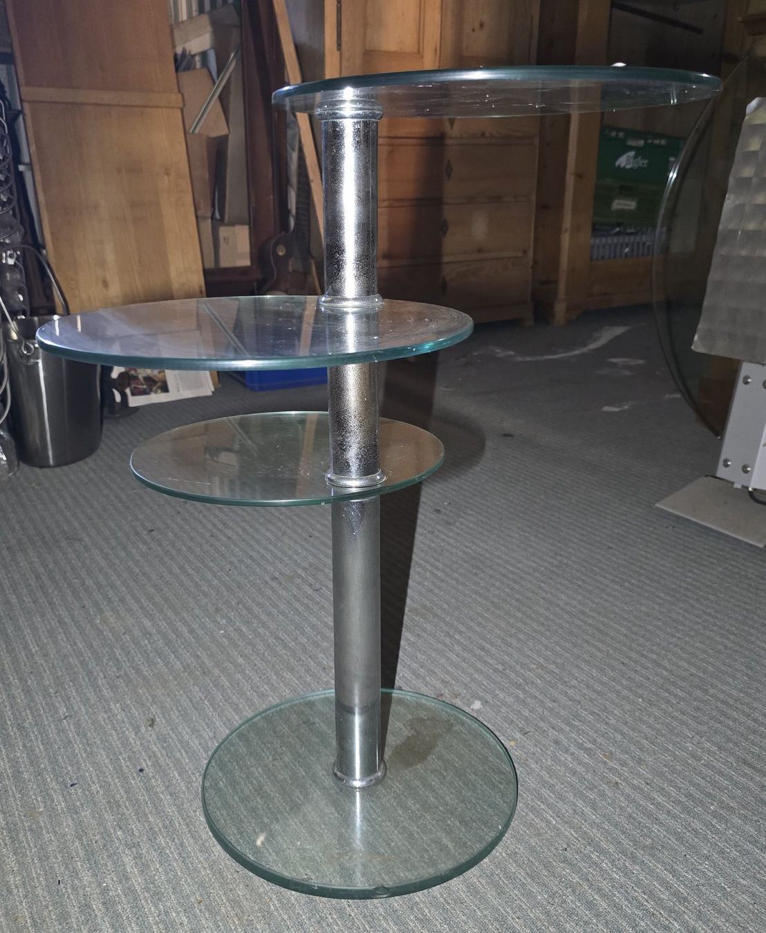Tische: Beistelltisch mit 3 Glasplatten rund – Gebraucht aus Rorschacherberg von snOOpydOg11