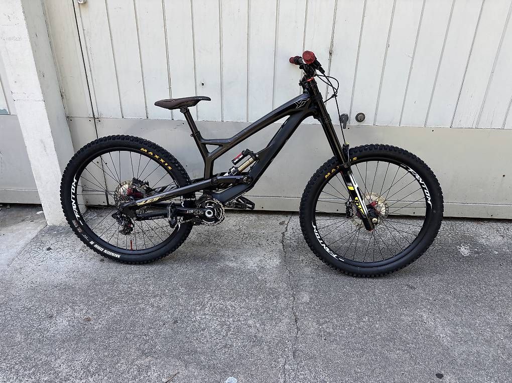 Vélos: YT Thues 27,5" – D'occasion à Grand-Lancy par smo_xv2h