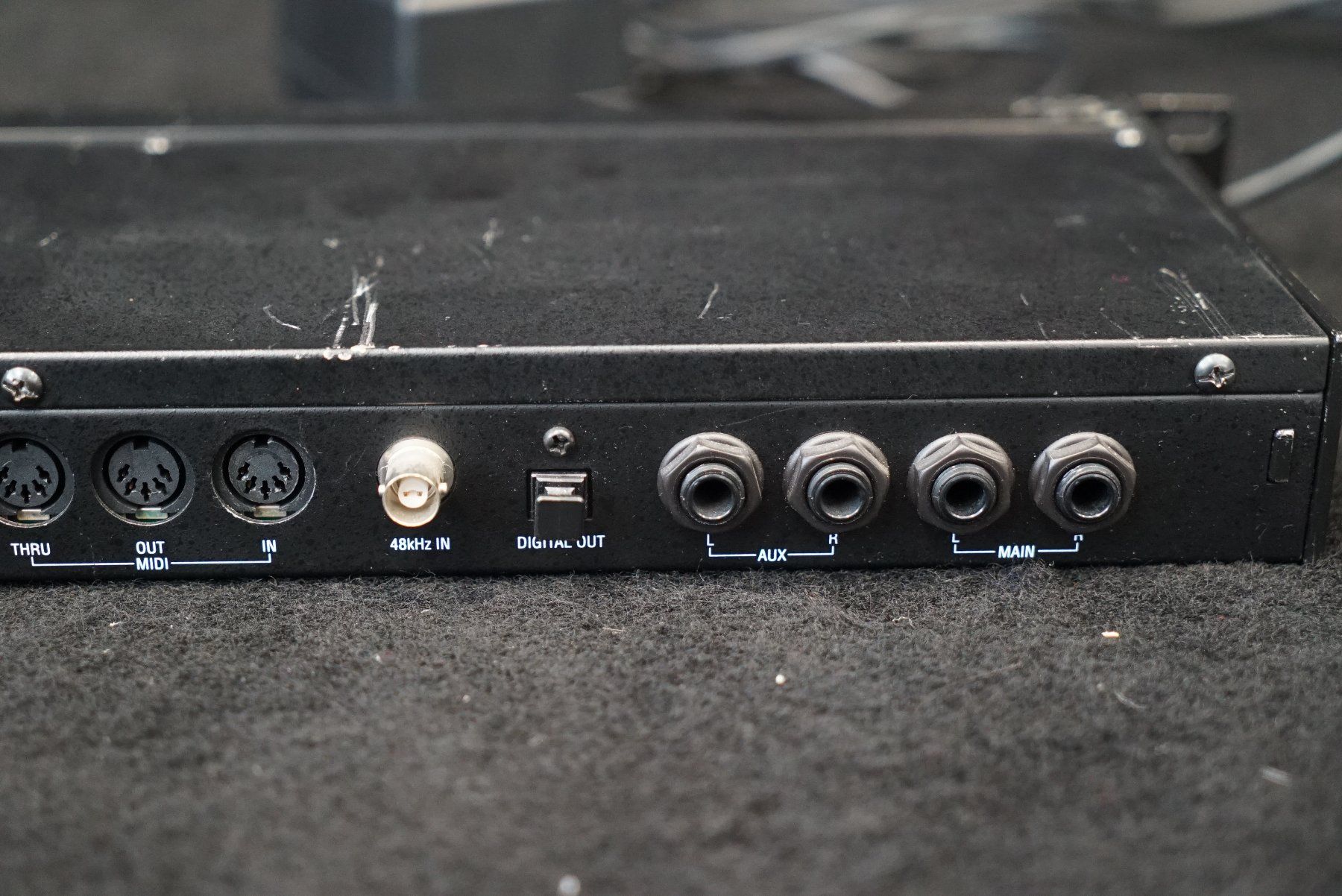 Alesis Strumenti musicali: Alesis QSR 64 Voice Expandable Synthesizer Module Rack Unit – Usato da Ortschwaben venduto da Musictrade 4