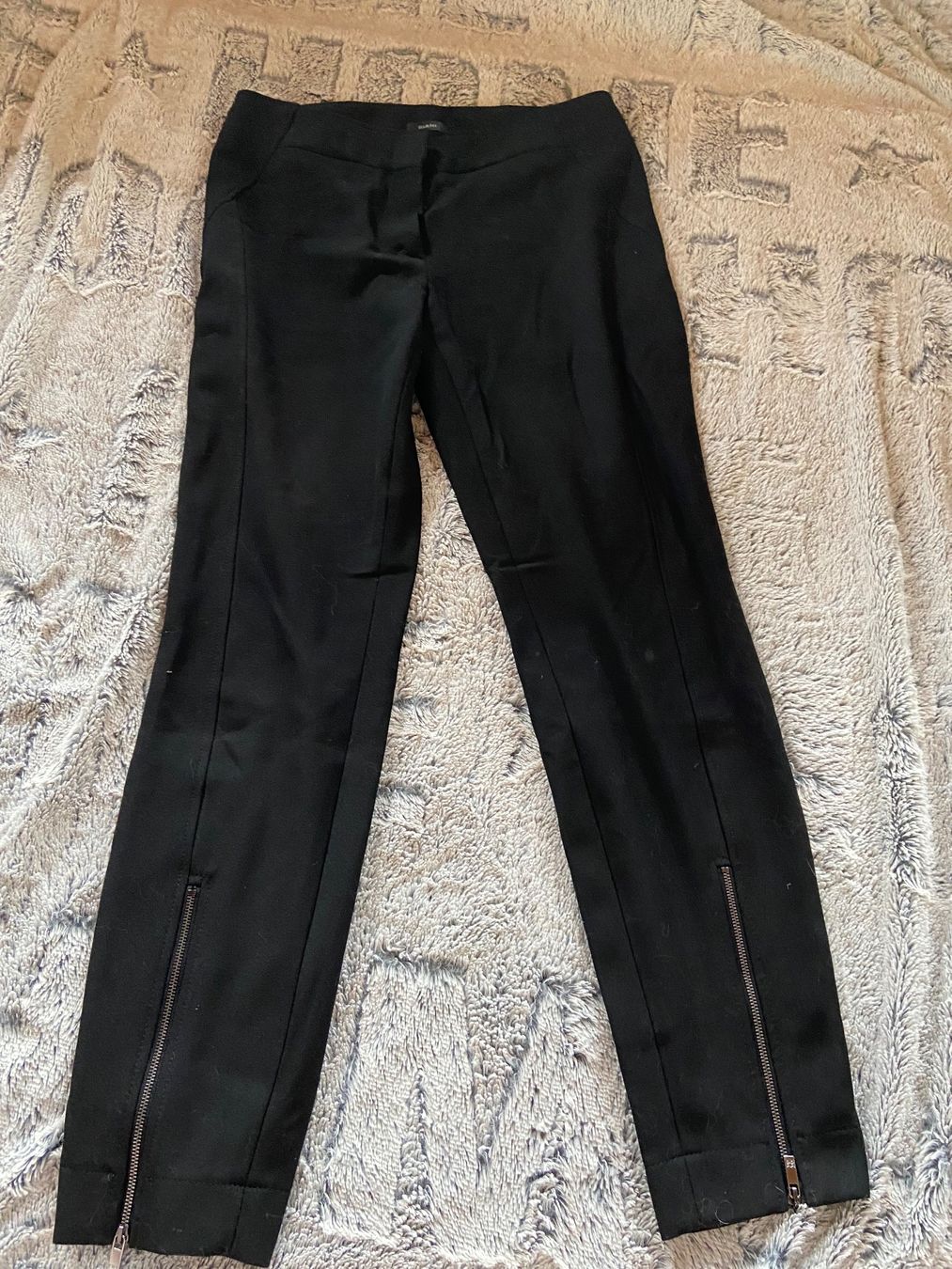 Riani Pantaloni: Pantalon designer noir RIANI 38 – Usato da Epalinges venduto da madeleine05