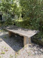 Massiver Holztisch, rustikal Gartentisch