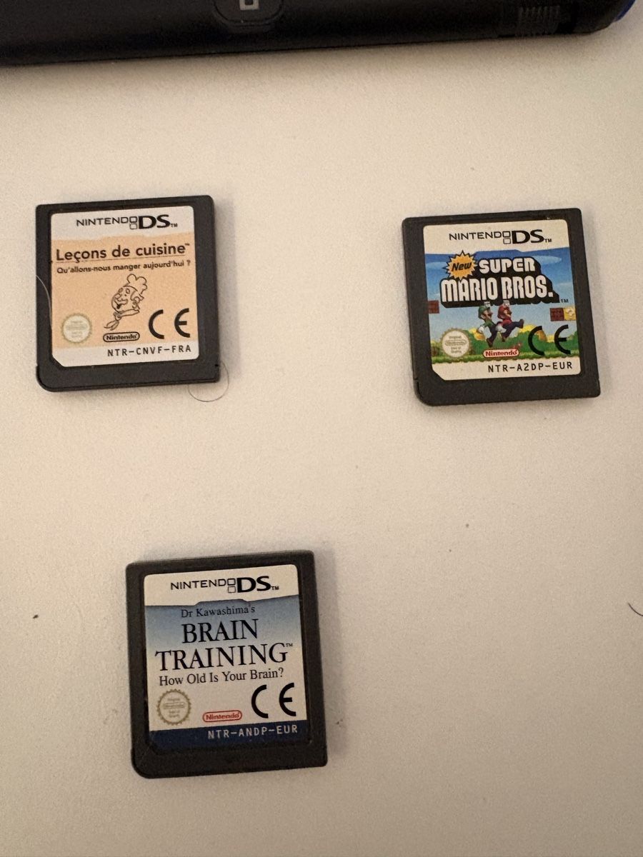Nintendo Console: Nintendo 2ds + 7 jeux + chargeur  – Usato da Dompierre FR venduto da PRiT_Madara 2