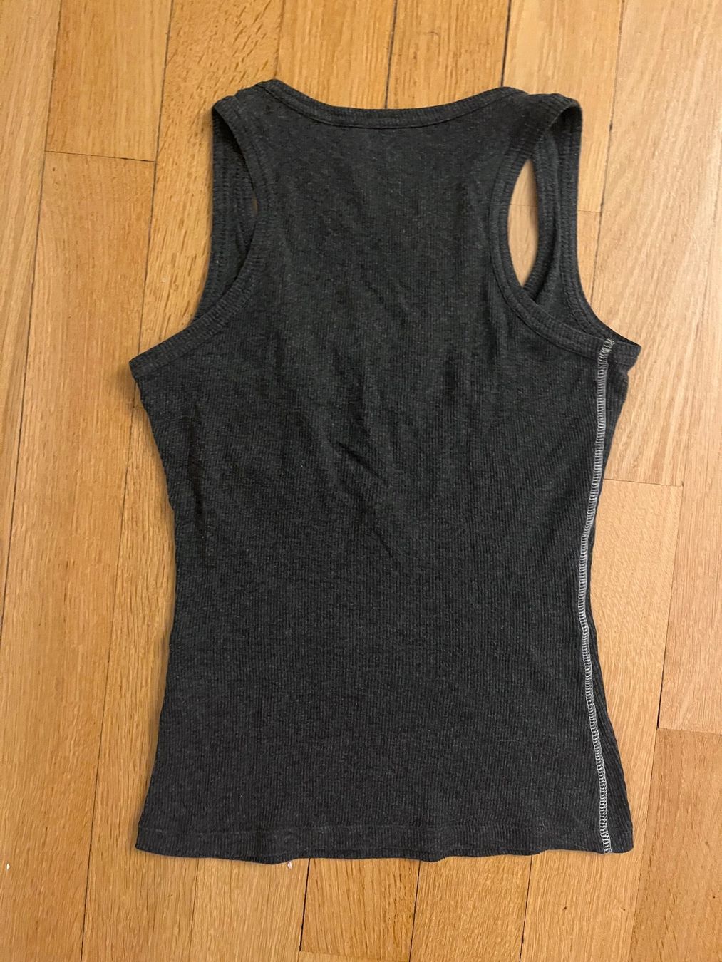 Tops: Tanktop grau Knöpfe & Spitze – Gebraucht aus Rüti ZH von sar_9gnw 1