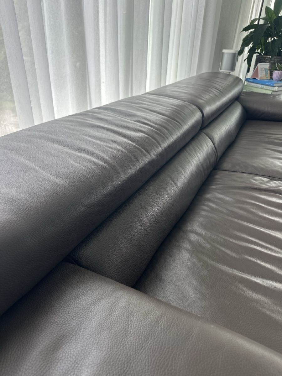 Divani: Echtleder Sofa dunkelbraun, 3er + Sessel + Hocker. Sommer-De – Usato da Zürich venduto da Pausch 2