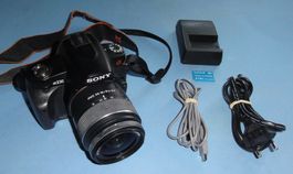 DSLR Sony Alpha 230 10,2MP komplett mit Speicherkarte, Lader