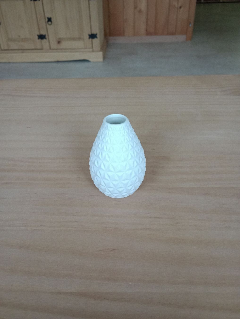 Vase & Récipients: Elegante, weisse Blumenvase – D'occasion à Marbach LU par antanarivo