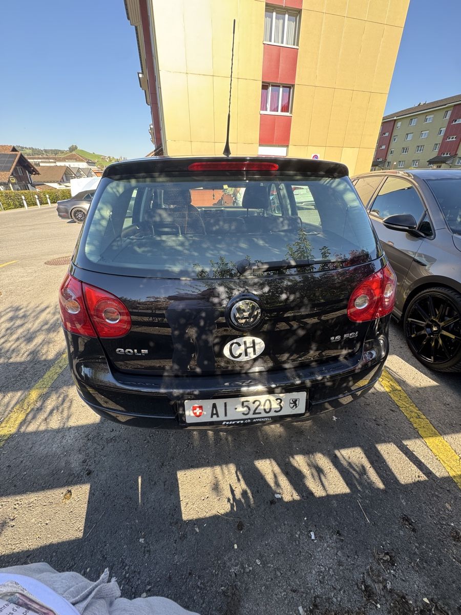 VW Automobili: Golf 5 1.6 FSI – Usato da Appenzell venduto da res_95f6 3
