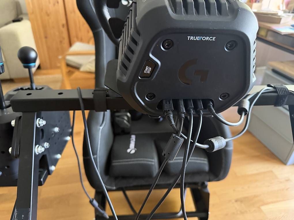 Controller: Sim Racing Komplett-Rig Logitech RS50  PS5 & PC – Usato da Basel venduto da leon360 3