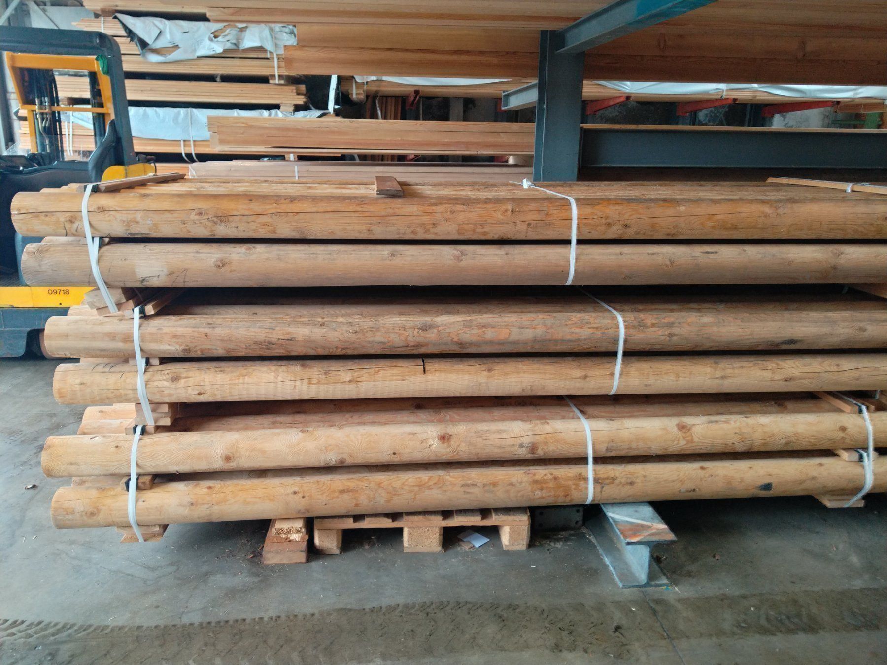 Holzartikel: Palisaden Pfähle Rundholz Träger Lärche – Gebraucht aus Basel von e-swiss 8