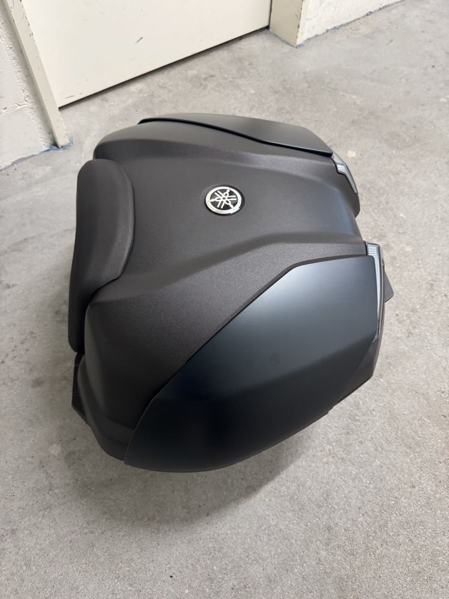 Yamaha Topcase: Yamaha Tmax 560 2022 Top Case – Gebraucht aus Zürich von liv.io 1