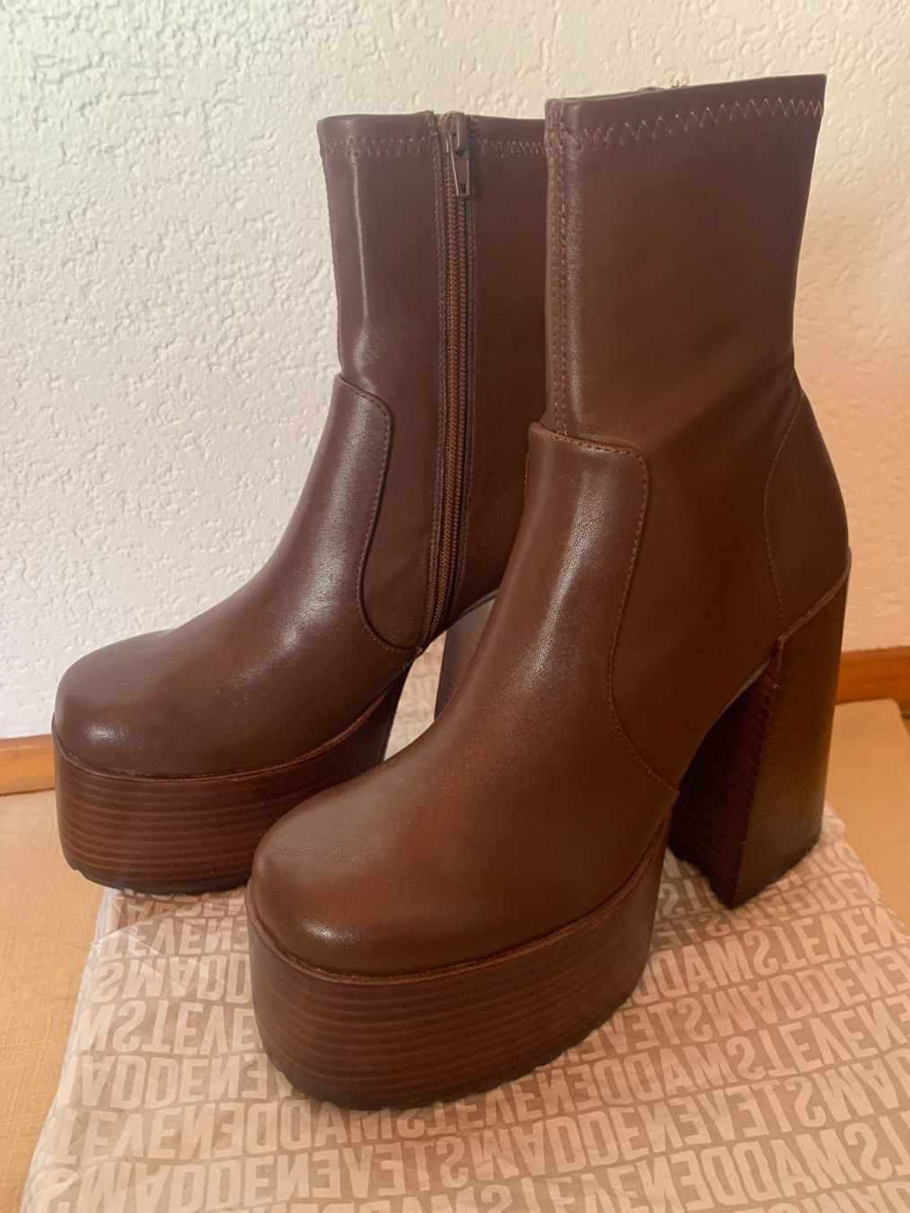 Steve Madden Scarpe da donna: Steve Madden Kyana Boots Taille 39 – Nuovo (secondo la descrizione) da Chalais venduto da Decoarts.art