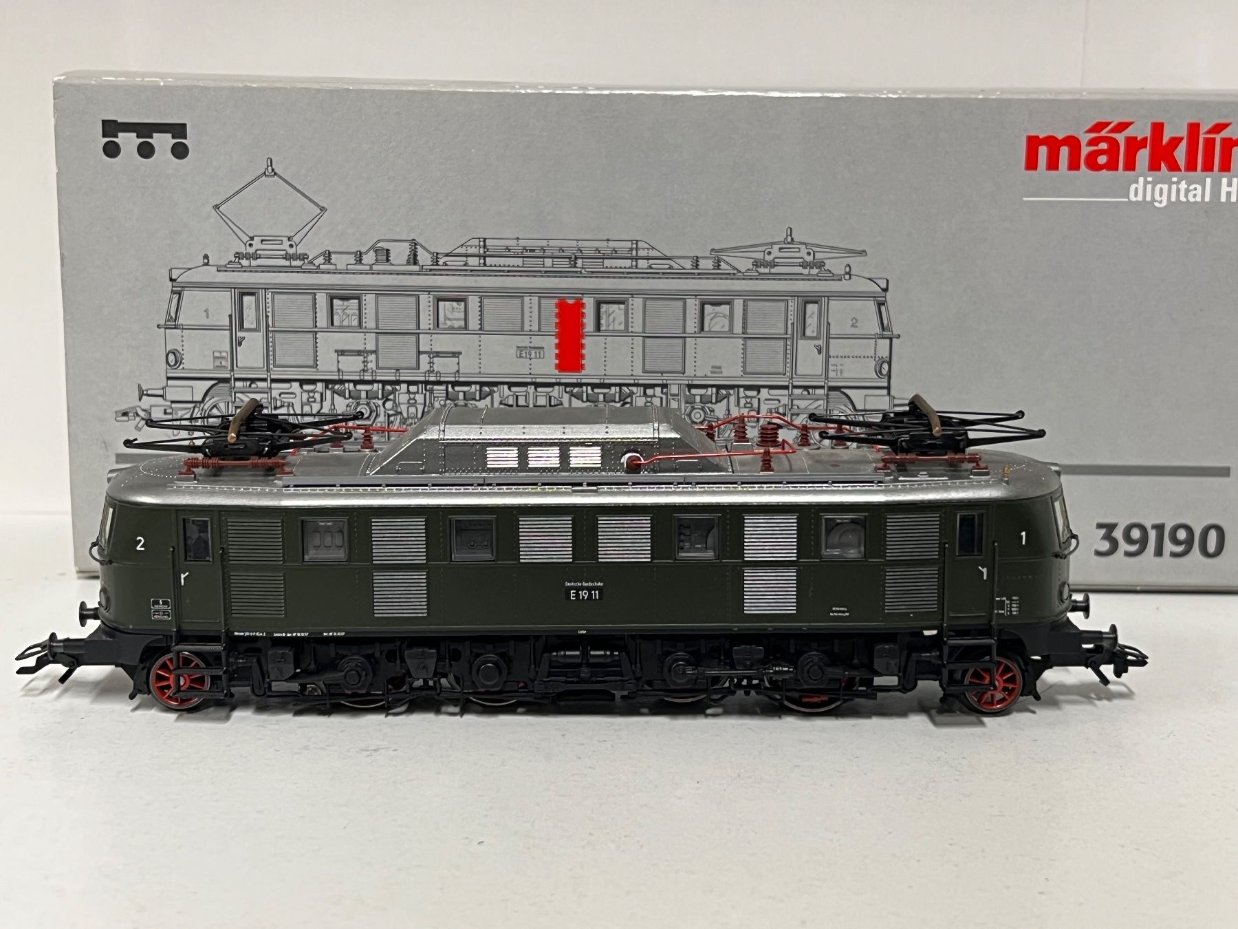 Märklin Modellini di ferrovie: Märklin 39190  BR E 19 DB H0 AC Digital – Nuovo (secondo la descrizione) da Neuenhof venduto da ludovicco 2