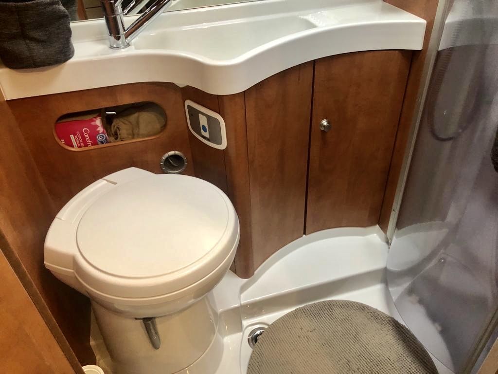 Carthago Camping Fahrzeuge: Wohnmobil Carthago C Tourer I 142 Edition zu verkaufen – Gebraucht aus Wohlen AG von ste_zl78 7