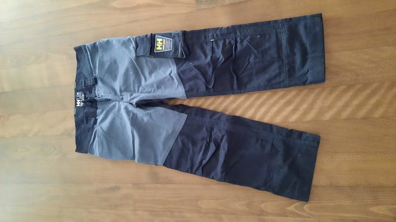 Helly Hansen Pantalons: Helly Hansen Arbeitshose Gr. 46 – D'occasion à Mosnang par zwasli03 1